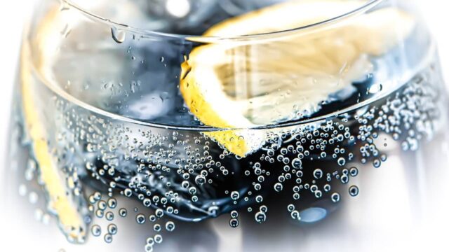 Acqua e limone: quali sono i benefici?