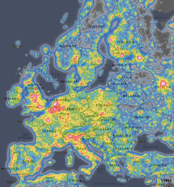 Mappa dell'inquinamento luminoso dell'Europa.