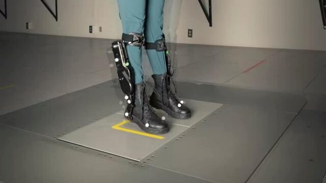 Stivali robotici per migliorare l’equilibrio