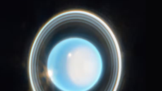 Il pianeta che ruota su un fianco:  il James Webb mostra Urano
