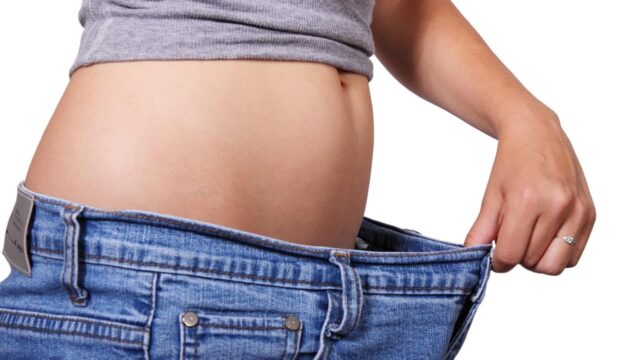È vero che perdere peso rapidamente porta a riguadagnarlo più velocemente?