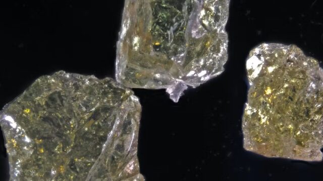 Trinitite: la gemma creata dalla prima esplosione nucleare