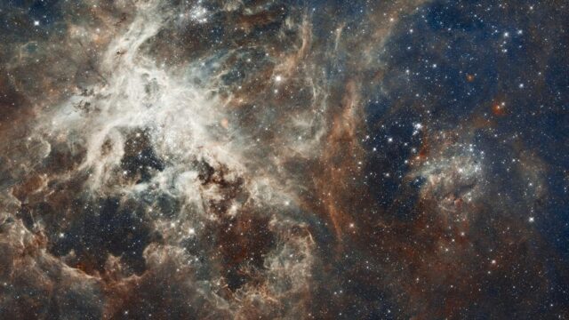 Perché lo spazio è così buio anche se l’universo è pieno di stelle?