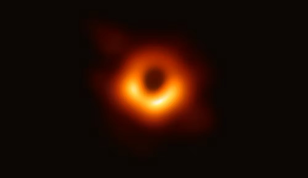 buco nero al centro di una galassia chiamata M87